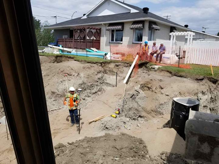 Chantier installation fosses septiques Lac Saint-Jean