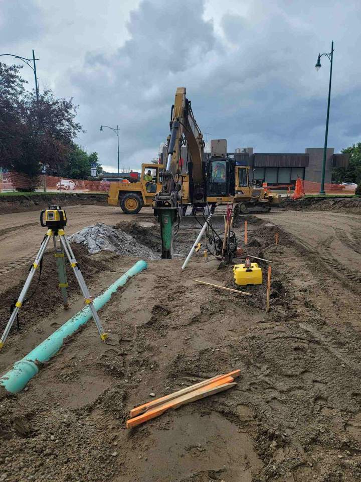 Engin de chantier pour travaux d'excavation et terrassement Lac Saint-Jean